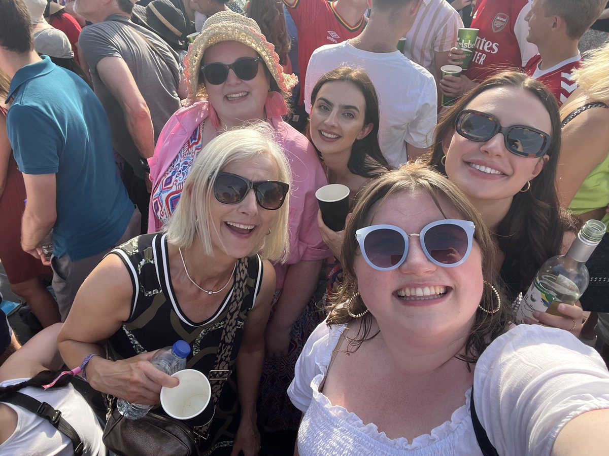 annabel_redgate's tweet photo. @george_ezra #goldrushkid
Ready and waiting x https://t.co/qbOZS9Kl63