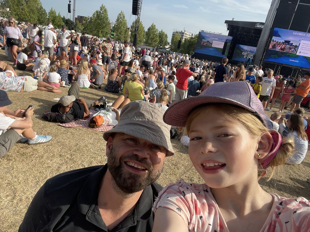 Strobes_art tweet media