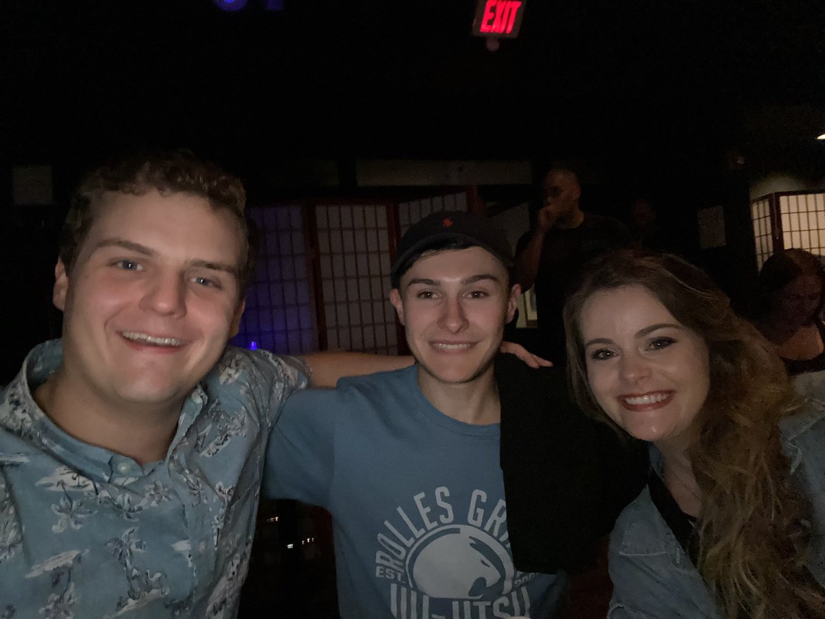 BledsoePodcast's tweet image. What an awesome night at the @dojoofcomedy! So much fun hanging with @fatdragonpro, @MFTICpodcast and Kurt, our awesome friend and patron. Can’t wait to do it again sometime. 😜✨