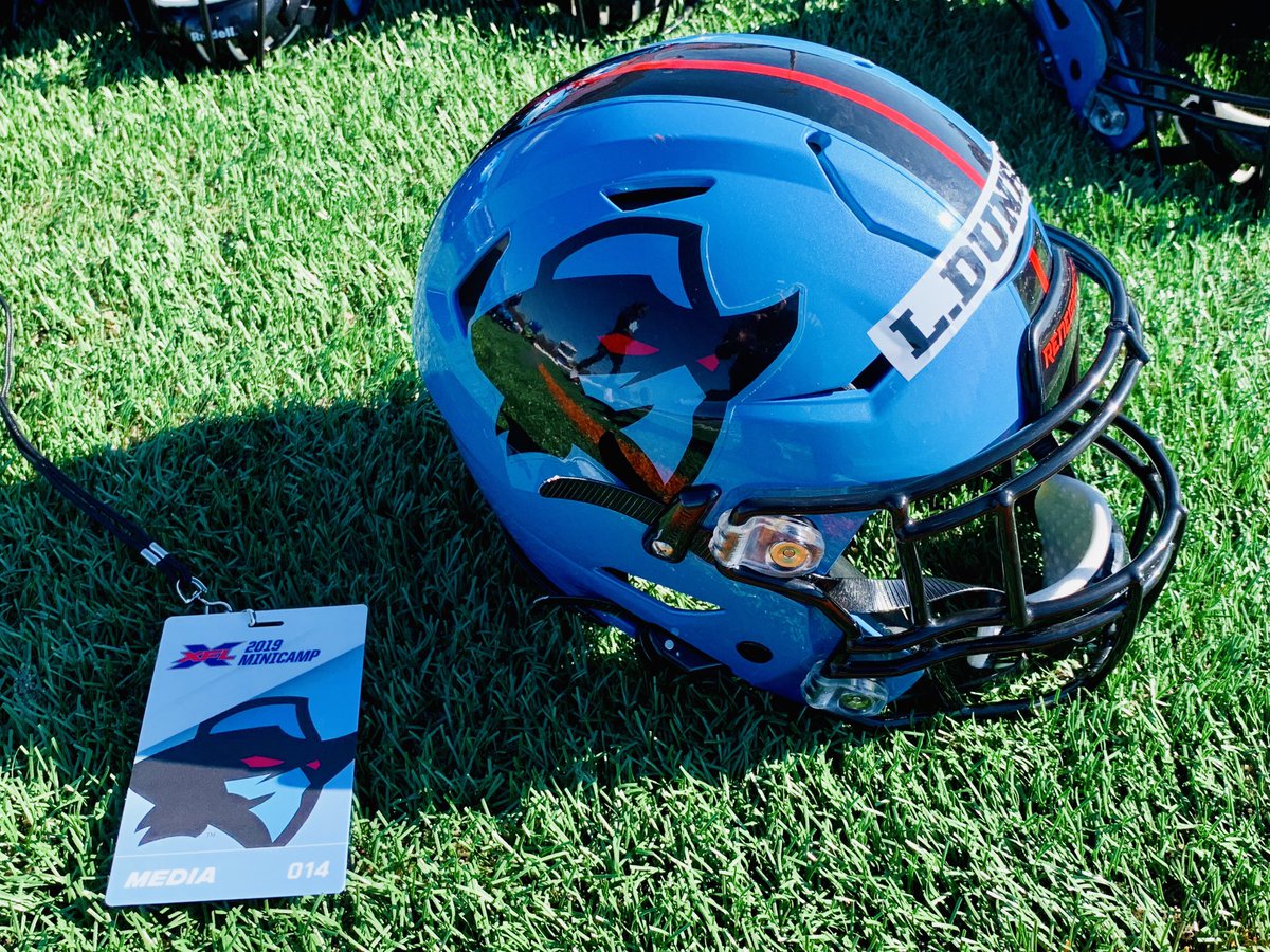 XFLPlus's tweet photo. This Dallas Renegade blue still just kills it. After the city announcement they have to bring these back right?  #XFL #XFL2023 https://t.co/3lECxUhdlC
