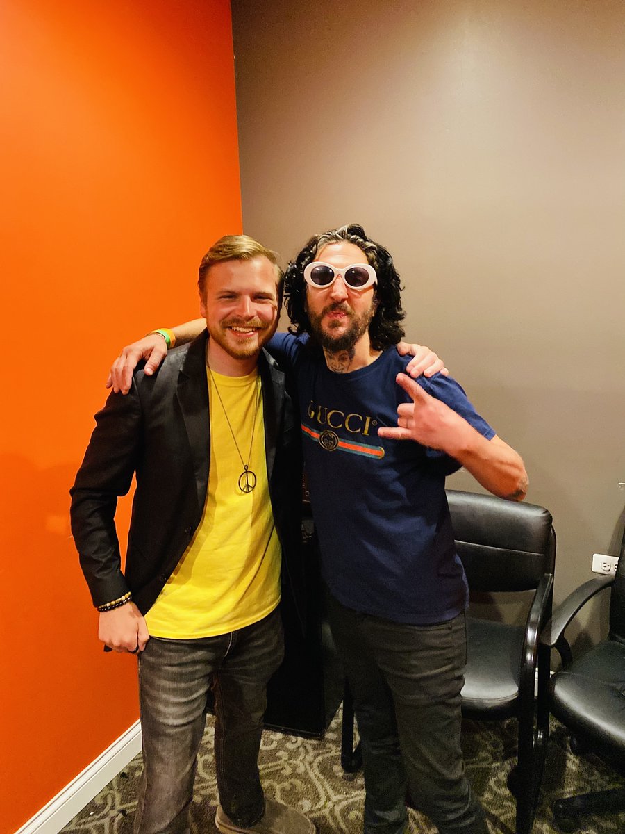 AaronOzee's tweet photo. My life has born many surprises, but legendary musician and cultural icon, @mickeyavalon, has to be among the biggest.
You have supported me during the peaks and the lows of my success. I am so lucky that you are my friend.
#Regulus #RegulusBook #RegulusMovie #AaronOzee https://t.co/lEDJwhcbba