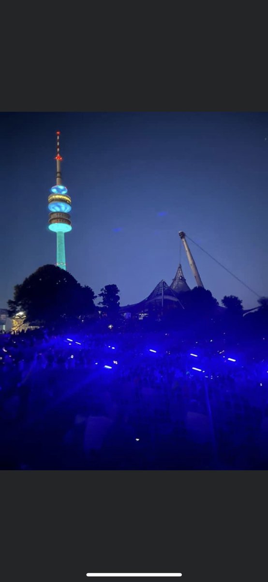 poetischeswoert's tweet image. #MadameValeriaSchrödersGoldfischShallBecomeAFingerFoodCelebration  @madamevaleriaschrödersgoldfisch  #SmartLivingLab #MadameValeriaSchrödersGoldfisch #OlympiaSchwimmhallenGourmetDiabetikerKiosk @CallLowCarbYummy  #IkigaiDasIstDerPunktPowerPointGenau #SmartLivingLabMünchen