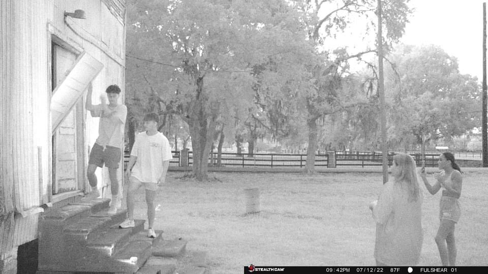fbcrimestoppers's tweet photo. Fulshear PD is seeking information about offenses occurring at Pleasant Hill Cemetery Church, a Texas Historic Cemetery, located at 6407 Bois D’Arc Ln, Fulshear, Texas on July 12. https://t.co/xx8TYLLeGk