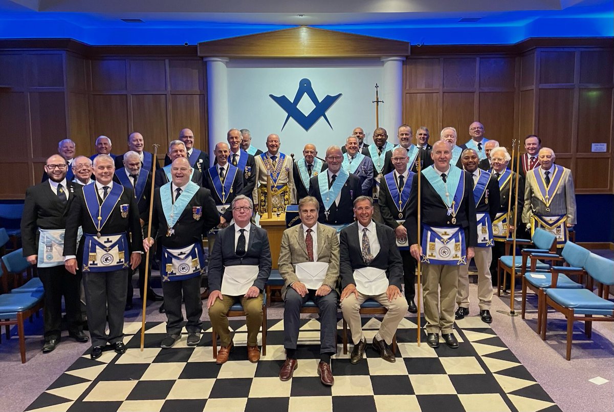 BucksClassicCarLodge tweet media