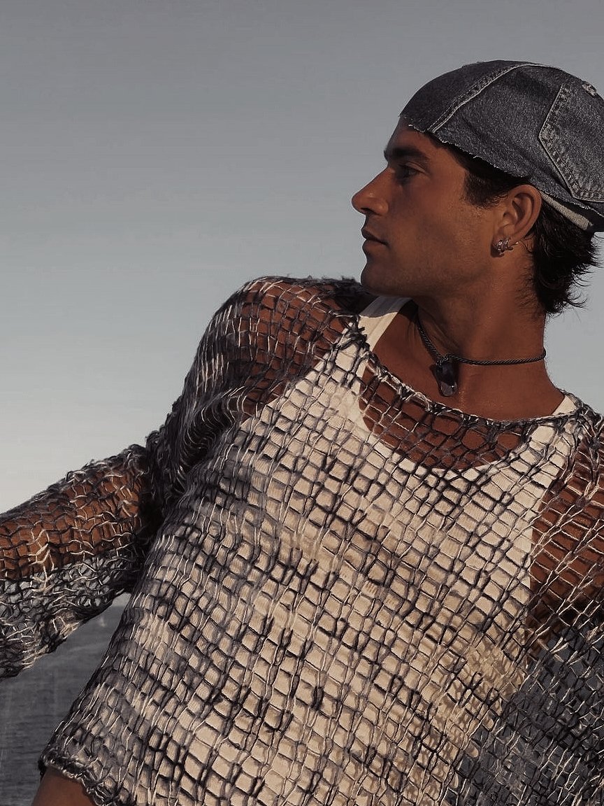 ✫  ·     
　　 *     　 
　  　　
 *  · 　　 *　 .  ·　 
　 .  　   · ·　　* 
   　　　　  　 e c h o e s.