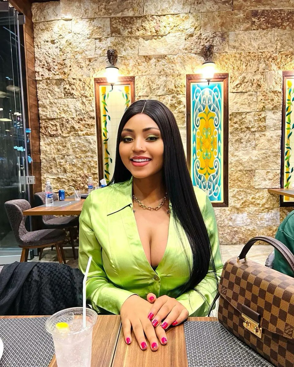 legitngnews's tweet photo. Who says Naija babes aren't beautiful?
Mother of 2, Regina Daniels blesses our timeline with too much beautiful!
How much do you love this Nollywood star?
📸: regina.daniels (Instagram)
#legitng #legitposts #reginadaniels #sundaygoodness https://t.co/5L9bvf2GOx