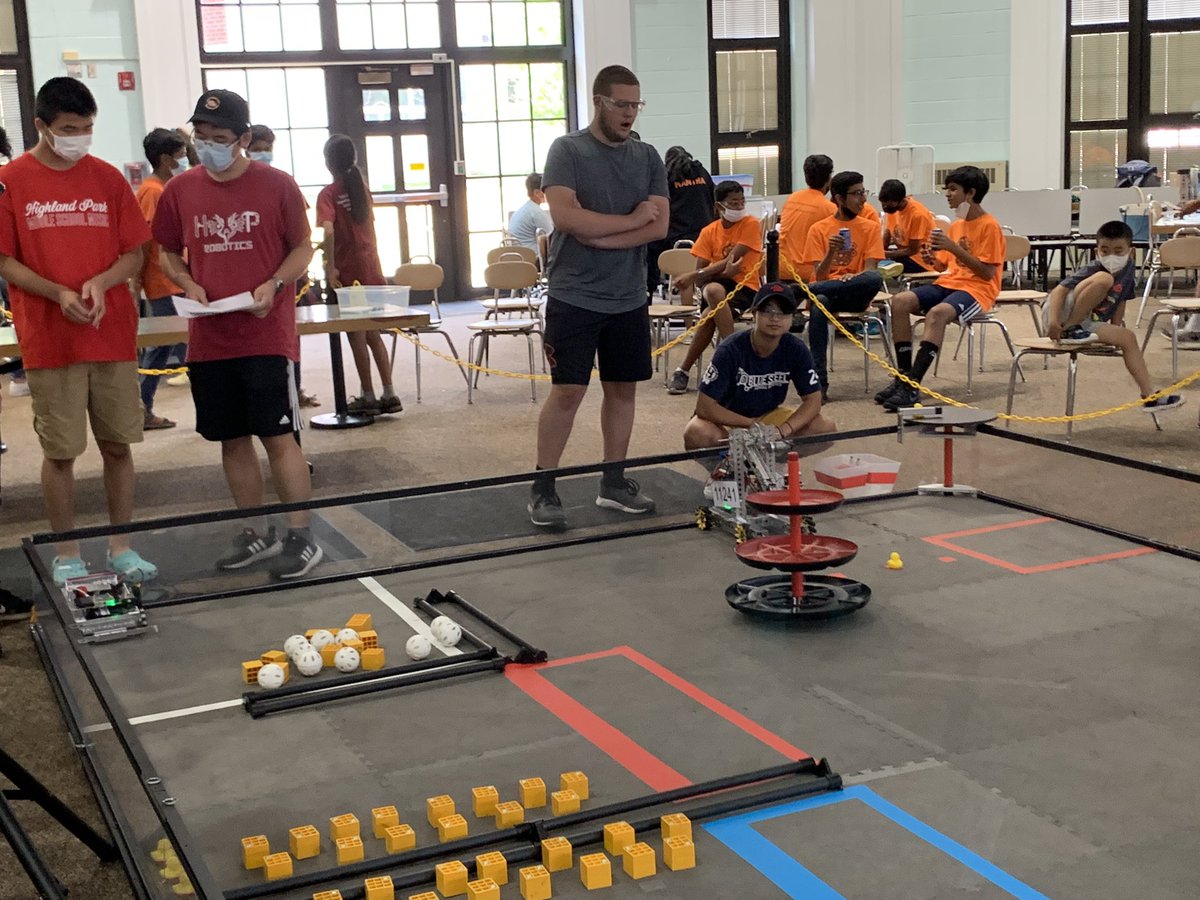 FTCBlueSteel's tweet image. NJ FTC outreach helping new teams (Highland Park Owls!) complete in FIRST Robotics! #omgrobots #FIRSTRobots