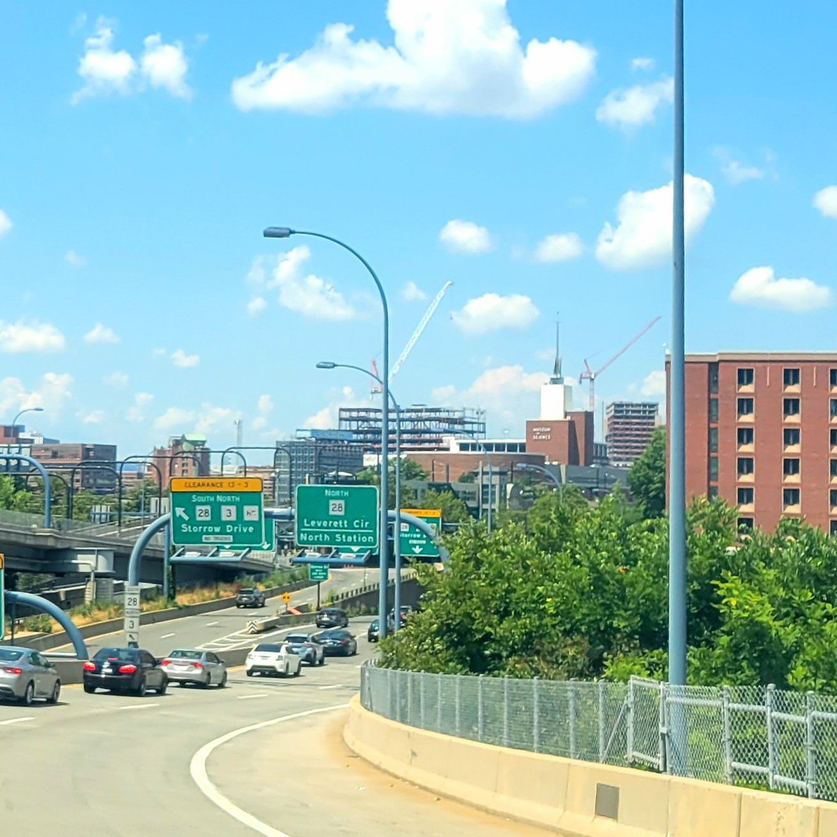 GastonElec's tweet photo. Warm, sunny weather in Boston this Sunday and a cool view of the steel at our 20 CambridgeSide project - standing tall behind the Museum of Science.
#Construction #BostonBuilders #BostonConstruction #IBEW #BostonElectricians #Design #Architecture https://t.co/ncPvZaW8B0