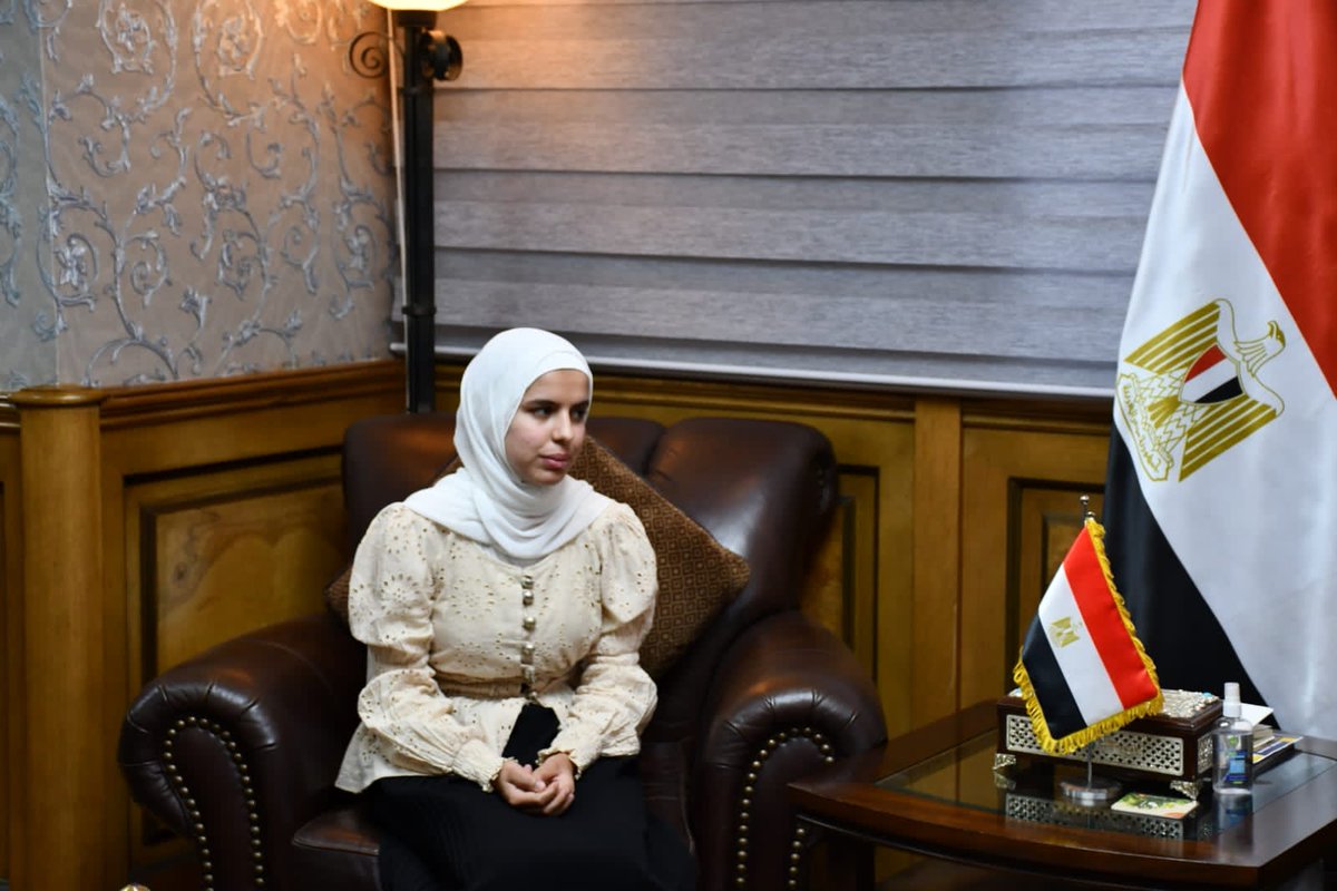 emysofficial's tweet image. قام وزير الشباب والرياضة د. أشرف صبحي، بتكريم الطالبة جهاد أحمد محمود بعد فوزها بالمركز الثالث على مستوى العالم في مسابقة الروبوت العالمية بإسم Robocup Asia Pacific التي أقيمت فى كلية الحاسبات والذكاء الإصطناعي بمدينة الغردقة.