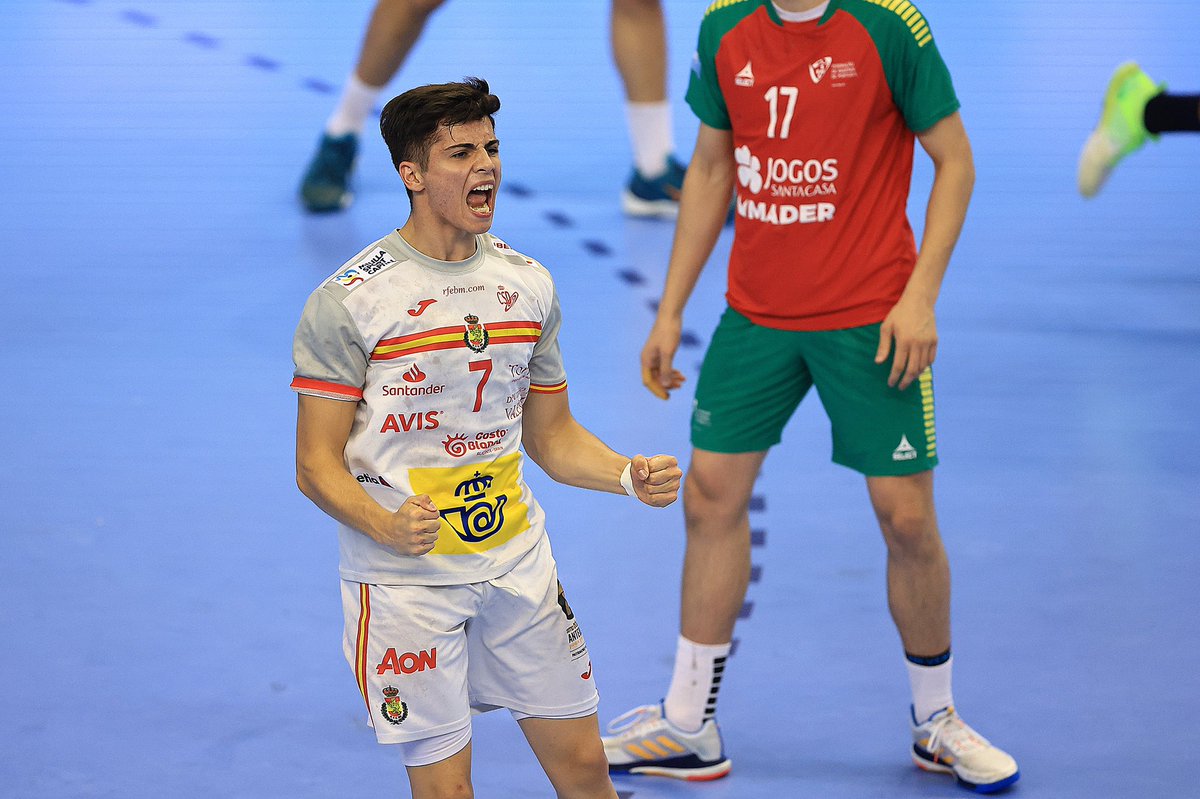 RFEBalonmano's tweet photo. 🏆 @EHFEURO U20 2022
📌 Matosinhos (Portugal) 
📊 Final
⏱️ 60’ - Final

🆚 Portugal 🇵🇹 35:37 🇪🇸 España

🏟 Centro de Desportos e Congressos
📺 https://t.co/SEBuRowyHu

🖋 ¡LOCURA ABSOLUTA LO DE ESTE GRUPO! ¡¡SOMOS CAMPEONES DE EUROPA!! 😍🥇🏆

#HispanosJunior #FollowTheFuture https://t.co/1PyeNXIsCg
