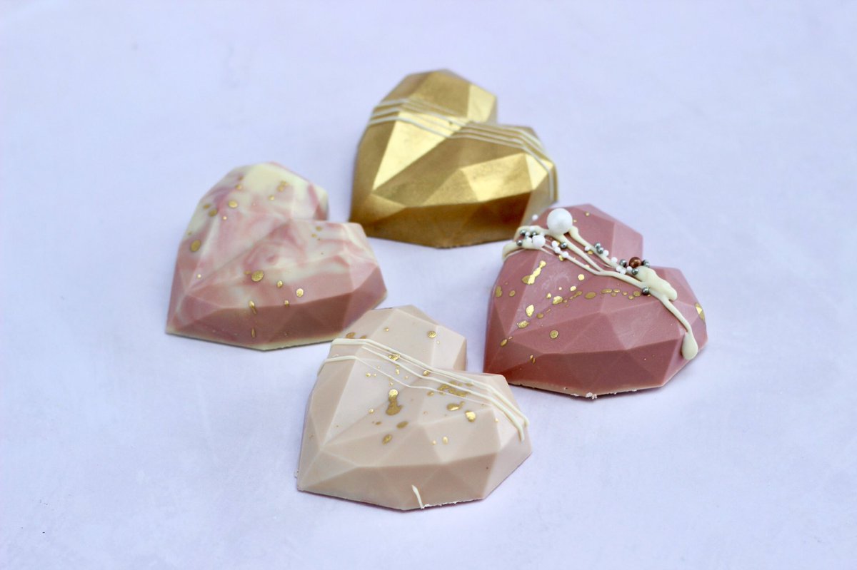 Cake for Mia and matching cake hearts 💕