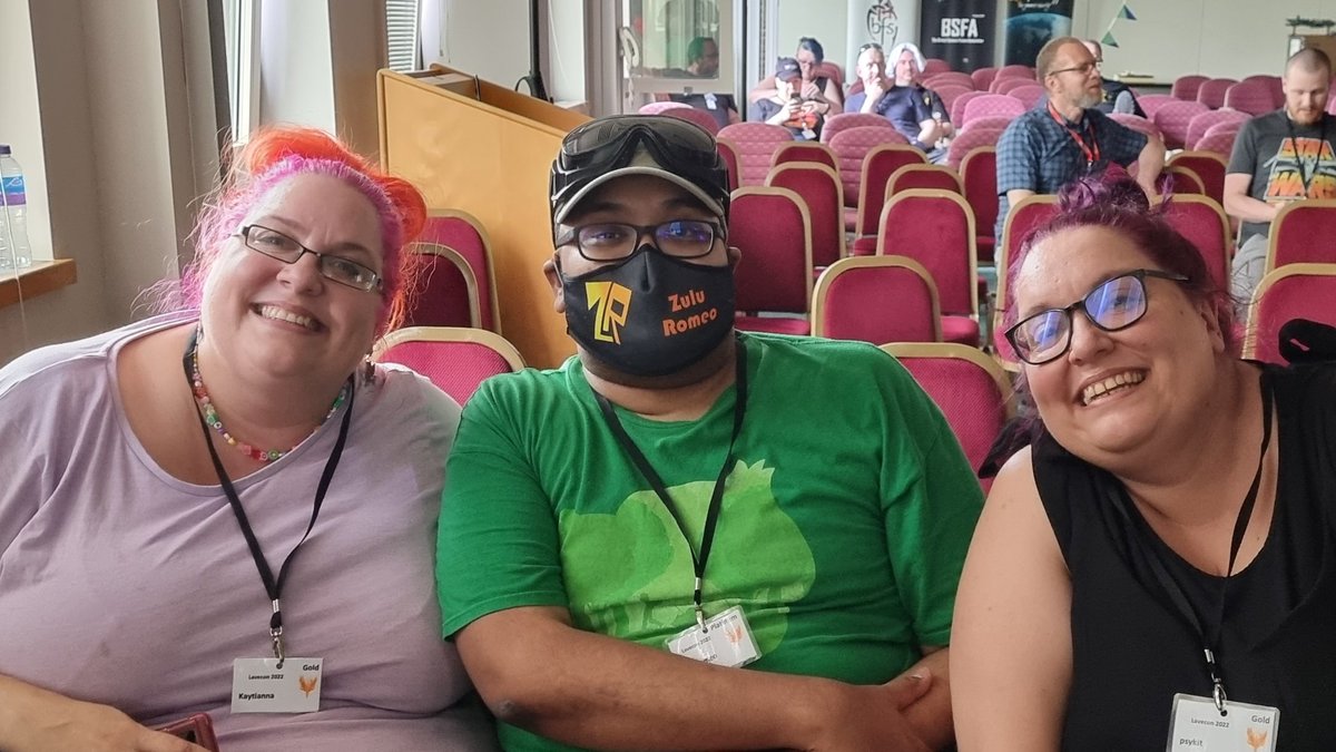 _Zulu_Romeo's tweet photo. Me with some more awesome people: @kaytianna and @psykit on the last day of #Lavecon https://t.co/Ik28lTJgrW