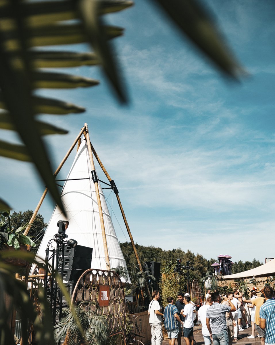 tomorrowland's tweet photo. Let the music guide you on the LEAF stage by @JBLaudio https://t.co/9NvRvwulga