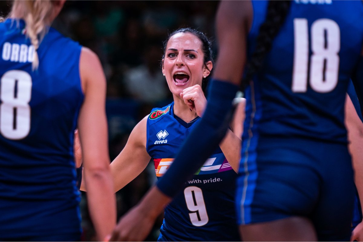 Federvolley's tweet photo. #VolleyballNationsLeague 🏆
TRIONFO AZZURRO💙 AD ANKARA
L'Italia🇮🇹 batte il Brasile 3-0 (25-23, 25-22, 25-22)🇧🇷 e conquista la sua prima VNL

Tanti RT per questa squadra💙👏

#LaNazionale #VNL2022 @volleyballworld https://t.co/fu0Dj40Qlm