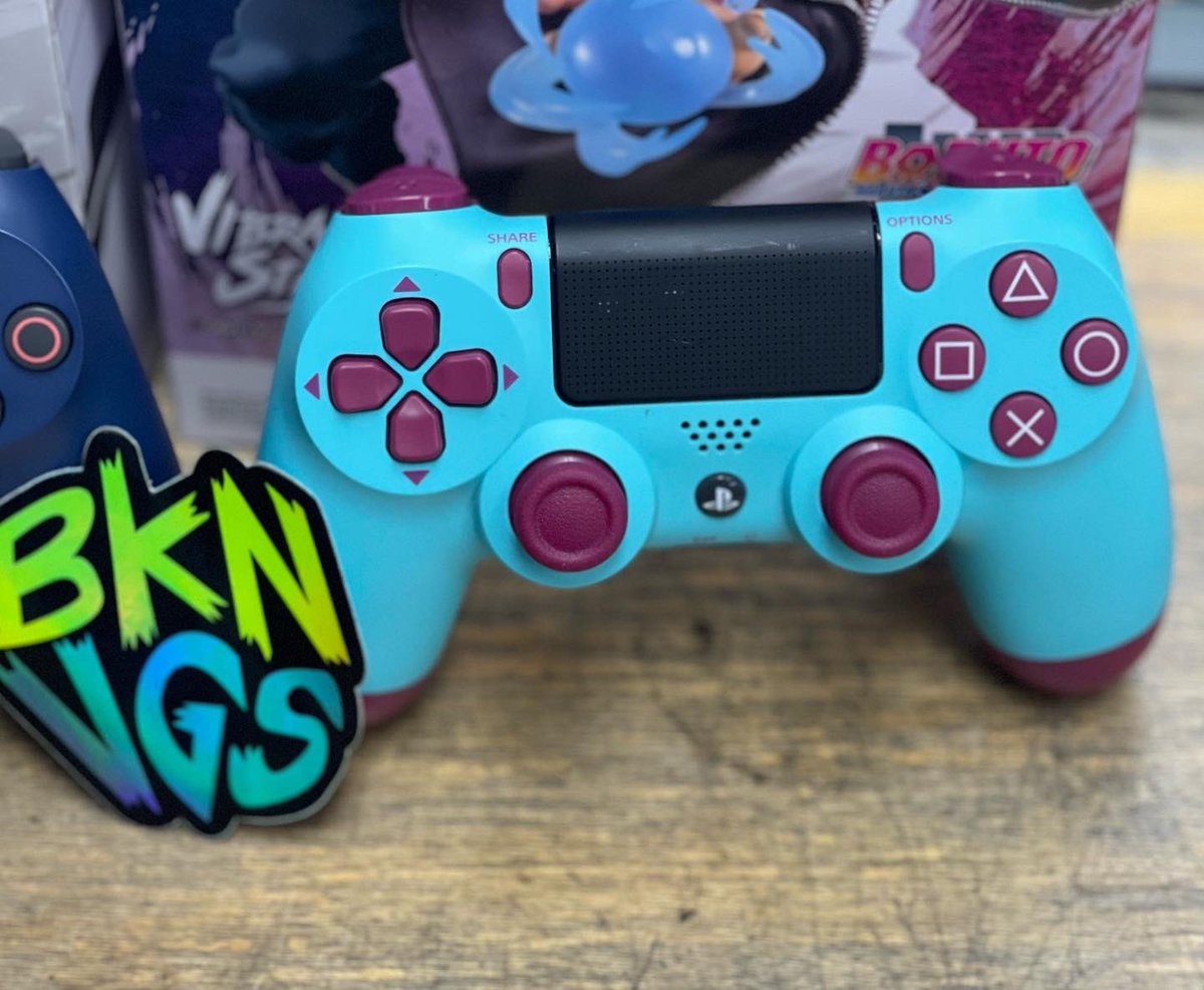 bklynvideogames's tweet photo. Got some PS4 controllers in 😉😉 #ps4controllers #playstation4controllers #sony #dualshock4 #retroshop #brooklynvideogames #bvg https://t.co/mjpLMd9gHU