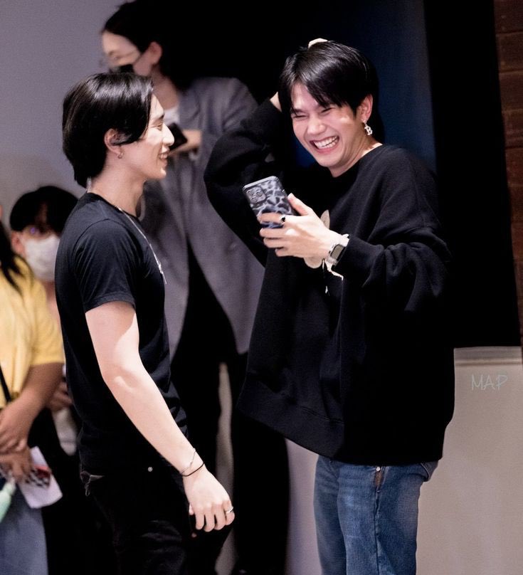 cutehoseoki's tweet photo. Each other smile and safe place 💜 #BIBLEBUILD https://t.co/jkcV48gBeN