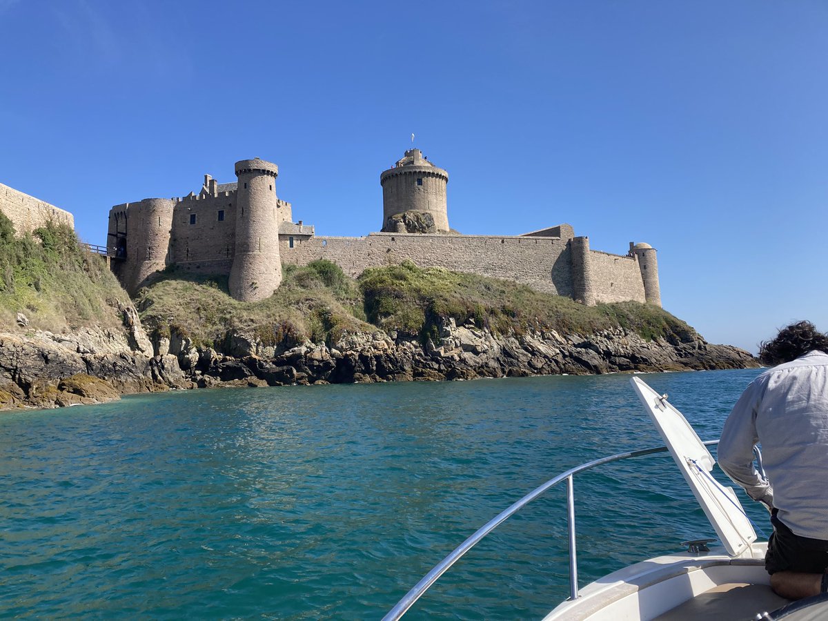 Côté d’Emeraude sous le soleil #Bretagne 
What else ?