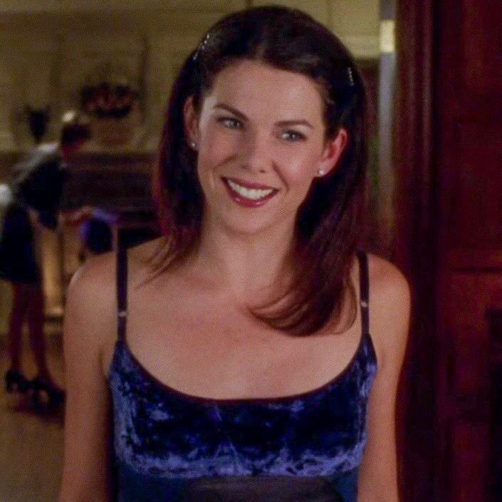 thinkergilmore's tweet photo. stop what you’re doing and look at lorelai victoria gilmore https://t.co/s4a07ZQbt3