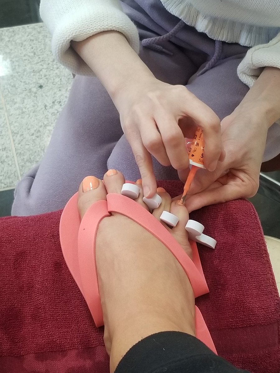 WillowFoxFeet's tweet photo. Pampered
#danglingqueen #dangling #dangle #fashion #heels #heelpop #style #stilettos #heelpopping #shoeplay #shoelover #heellover #barefeets #archedfeet #footplay #heeladdict #danglingheels #danglingfeet #barefoot #barefeets #footplay #toeplay #toes #barefootgirl #archedfeet https://t.co/OjxT8UKDpW