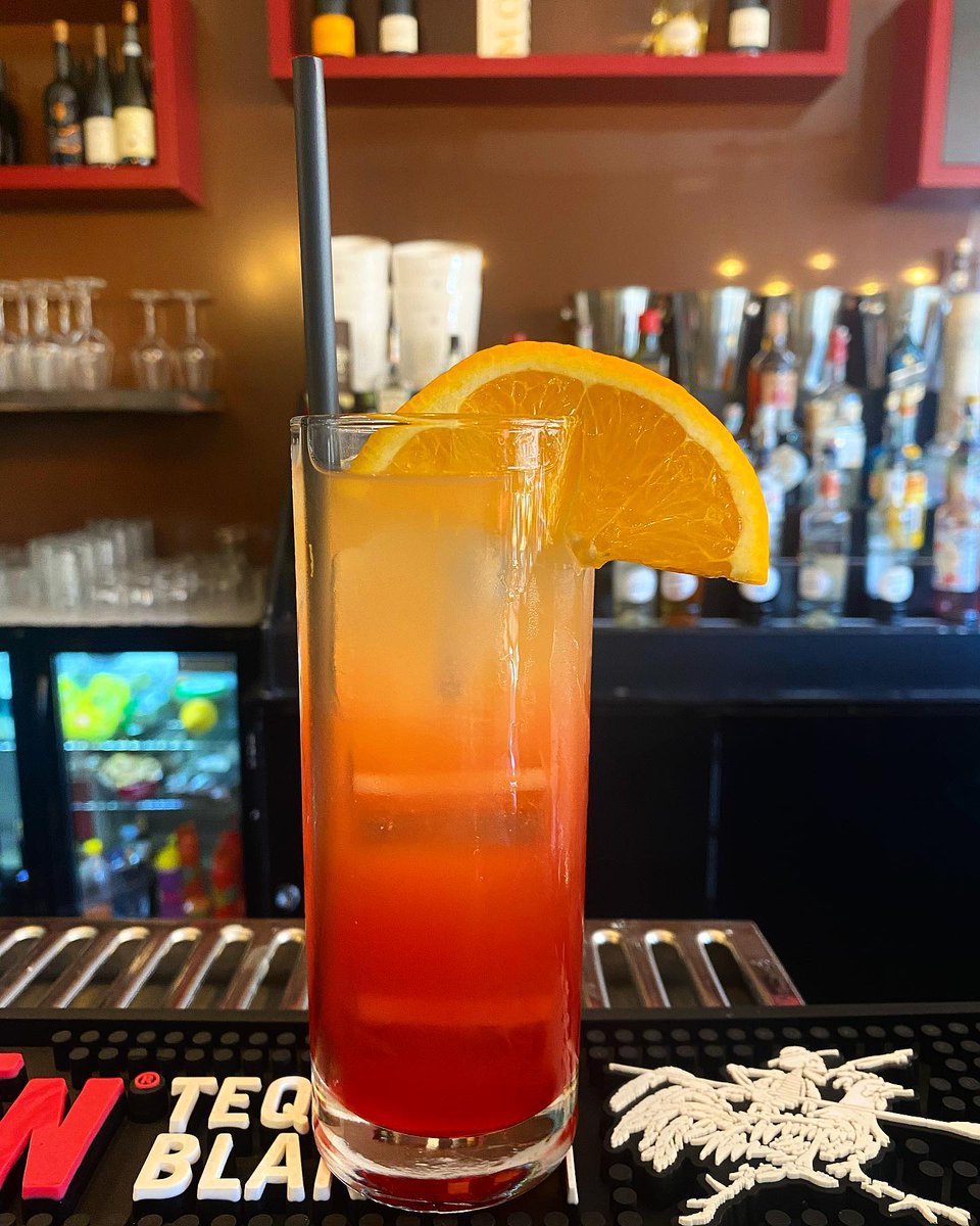 HolicsNG's tweet photo. How is your Sunday going?  We hope it's as chilled as ours. 
Grateful for a new week. To our supporters,  thank you from the bottom of our glass!!🍷🥰
Up to 40% Event discount for cocktails coming soon so stay glued to our page and remember to book us for you #Birthdays #weddings https://t.co/lWTVmX0M6w