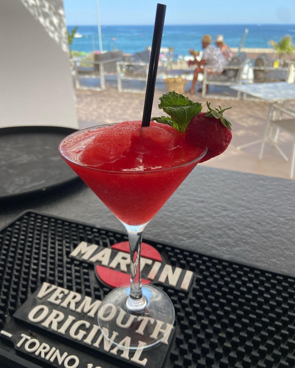 HolicsNG's tweet photo. How is your Sunday going?  We hope it's as chilled as ours. 
Grateful for a new week. To our supporters,  thank you from the bottom of our glass!!🍷🥰
Up to 40% Event discount for cocktails coming soon so stay glued to our page and remember to book us for you #Birthdays #weddings https://t.co/lWTVmX0M6w