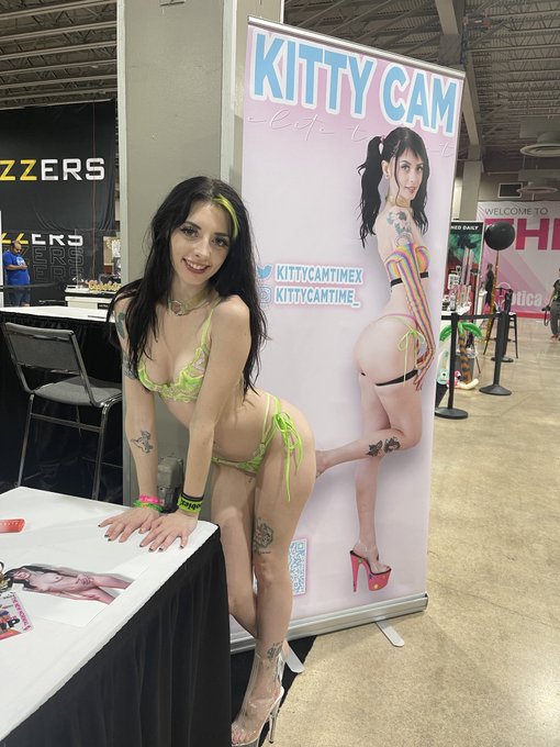 COME SEE MEEE LAST DAY OF @EXXXOTICA MIAMI!!✨IM AT THE ⁦⁦@YNOTdotcom⁩ BOOTH 💚💚💚💚💚 https://t.co/u4MI7<a class="tags" target="_blank" title="On Twitter" href="/?out=eyJ0eXAiOiJKV1QiLCJhbGciOiJIUzUxMiJ9.eyJpYXQiOjE3MjE0NTE1ODgsImlzcyI6InR3cG9ybnN0YXJzLmNvbSIsIm5iZiI6MTcyMTQ1MTU4OCwiZXhwIjoxNzUyOTg3NTg4LCJyZWRpcmVjdF91cmwiOiJodHRwczovL3R3aXR0ZXIuY29tL0VYWFhPVElDQSJ9.sYIbg8E1XJ1H7YqCtGbZ7mPZZPQIh-hBXq1y3_Cu46-YCF3pXeSXuywoV2DprHj6z_BgmlKxABCqf2R595PFdg">@EXXXOTICA</a><a href="/tag/mvsales"class="tags"><span>#mvsales</span></a>