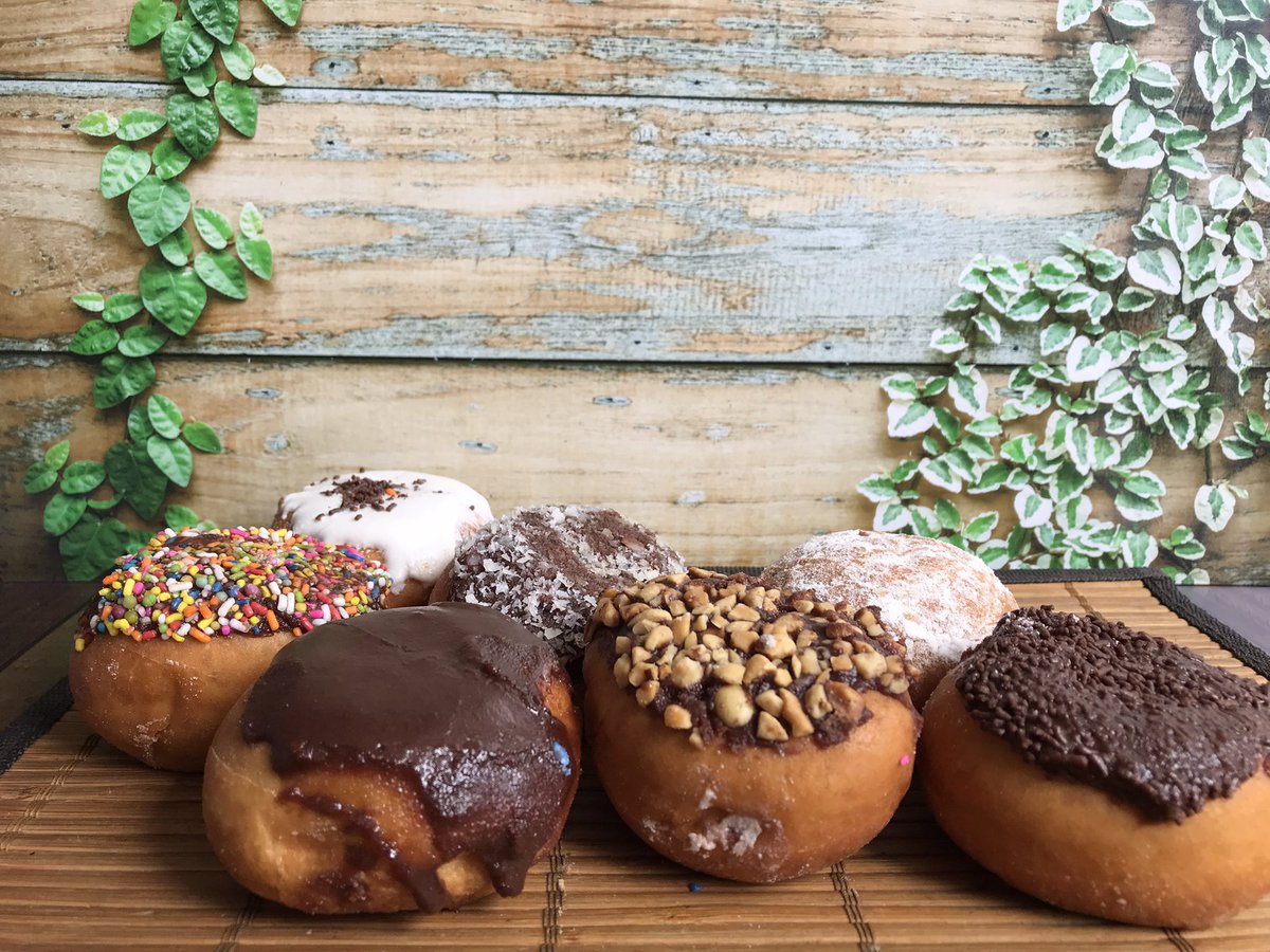 NorelisSayago's tweet image. Hoy vengo a presentarles mi nuevo emprendimiento. Con mucha ilusión y emoción comenzamos desde ayer a vender estos divinos sándwiches de pernil. 

Estamos en Instagram como @Lakantinaccs 

Tenemos bebida, postre y delivery GRATIS!! (Solo en Caracas) Apóyame con un RT