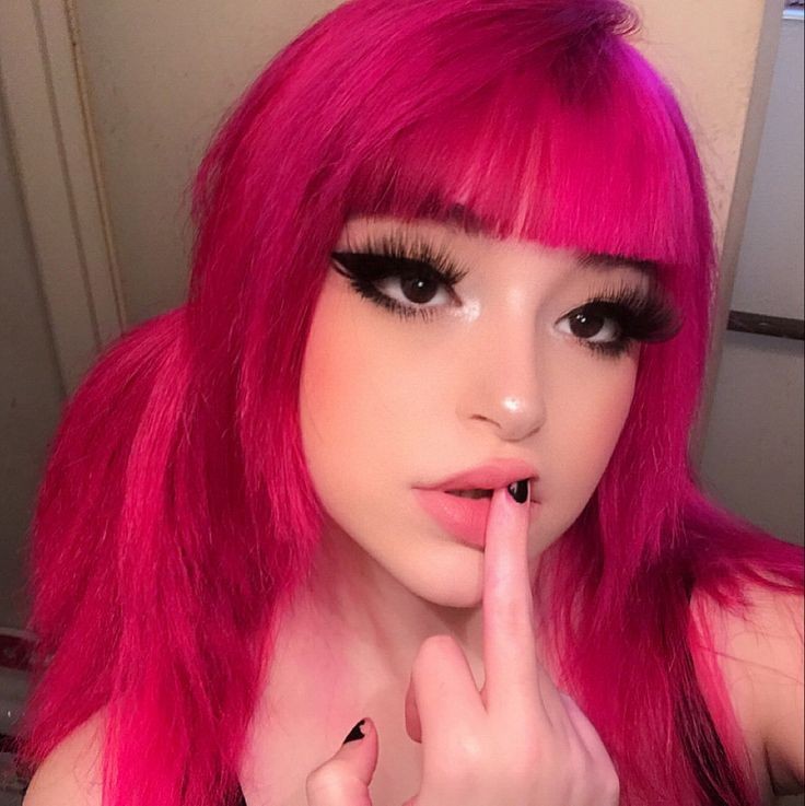 ♡𝚙𝚒𝚗𝚔 𝚋𝚘𝚖𝚋𝚜 𝚠𝚒𝚝𝚑 𝚏𝚒𝚛𝚎 𝚐𝚞𝚗𝚜♡