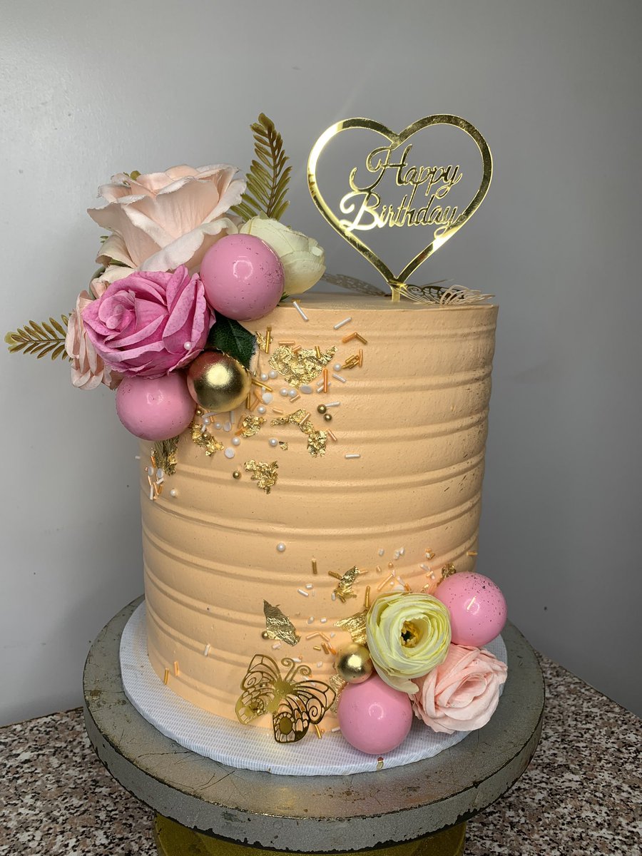 iam_chinko's tweet photo. Been busy with motherhood but I’m finally back to the game. Who missed me??😁

#drizzleberrycakes #abuja #abujabaker #abujaweddings #abujaeventsandplaces #abujacakes #abujamoms #abujabusiness #yummy #cakesinlagos #cakehub #abujacakeshops #arewa #arewaweddings #durumibaker https://t.co/iqiAcJvhbq