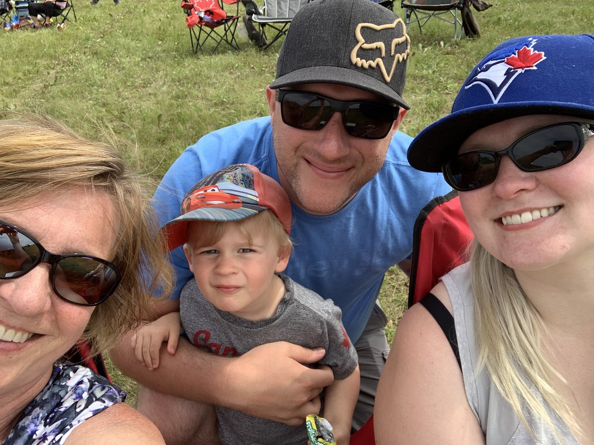 meloneejoy's tweet photo. It’s about to begin!! #clas22 #coldlakeairshow22 https://t.co/S5zTWQ3ODj