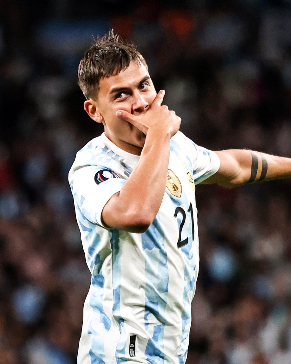 brfootball's tweet image. Roma have joined Napoli in making an offer to free agent Paulo Dybala, per @DiMarzio 💎