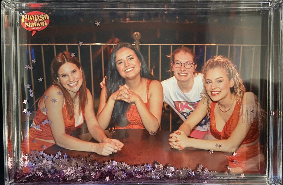 SuperfanK3's tweet photo. Deze 3 🧡 #K3 #K3MeetAndGreet #PlopsaStation #K3Magie #K3Liefde https://t.co/8AOrpb4fYs