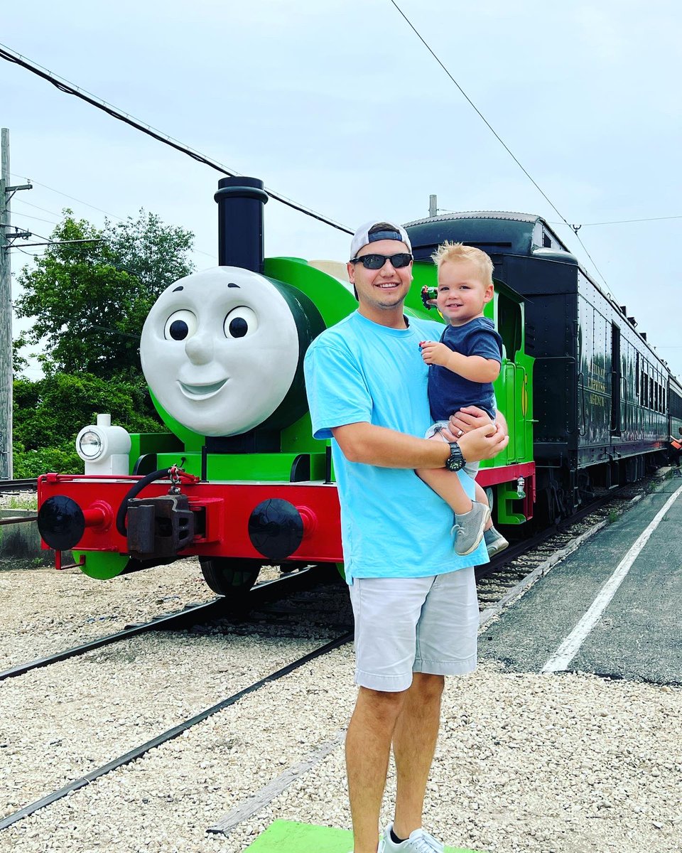 DubsD91's tweet photo. Spent the morning learning all about trains with my favorite guys! 🚂💙 https://t.co/tDbAyMtmCC