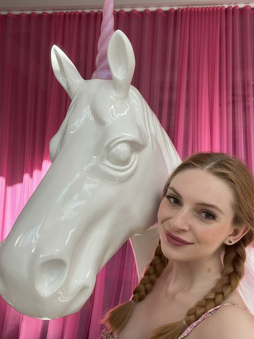 unicorning around https://t.co/ThSGdQrsXS