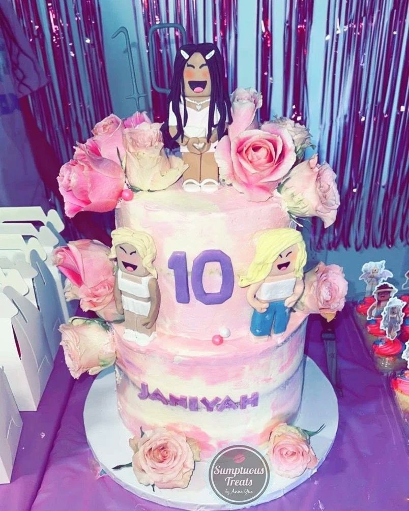 TreatsSumptuous's tweet image. Roblox Theme Birthday Girl Cake

#robloxbirthday #robloxcake #robloxtrend #robloxbirthdaycake #robloxgirls #seminakedcake #kidsbirthdaycakes #robloxgirl #robloxavatar #robloxparty #robloxbirthdayparty #10thbirthday  #sumptuoustreats #robloxkids 

instagram.com/sumptuoustreats