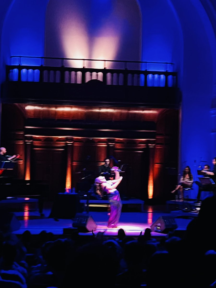 GoldenArwanna's tweet photo. Definitely a 10! 🤩 What a night with the absolutely amazing ‘and altogether quite impossible to describe’ @JessicaVosk! We do not deserve you Queen!!!! 😭🤩💚 #VocalsForDays https://t.co/UHx4KaIoKN