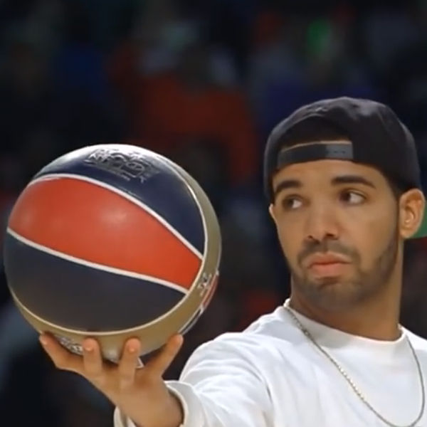 gab_smells's tweet photo. look at this corn ball!!!  Jordan is so much better at basketball. https://t.co/2G0Qw1V2XO
