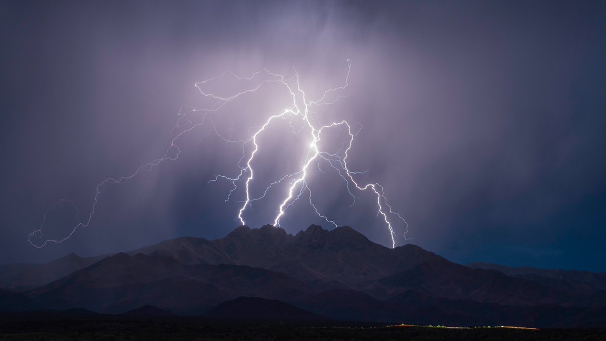 GarbePreston's tweet photo. 4 Peaks has been a lightning target the last 2 nights! Last night was EPIC. #AZwx #Monsoon #StormHour #Lightning #Monsoon22 #4Peaks #Mountains #Storms #DesertSW https://t.co/e0i9TlFSzq