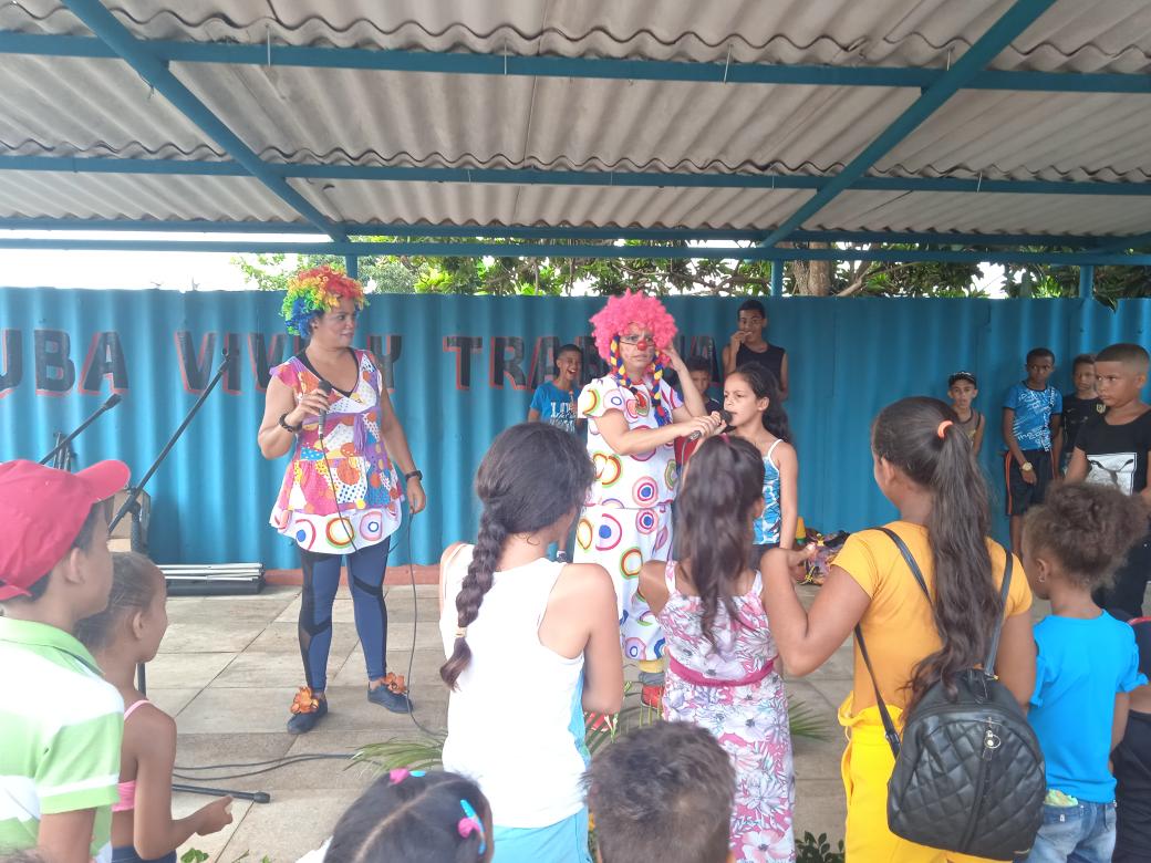 filial_moa's tweet photo. En este día de los niños, la #FEU de la FCMoa realiza intervención comunitaria en Punta Gorda Abajo dirigido a todos los niños menores de 150 años. #CubaPorLasPaz 

@UCMHolguin @Carrasco1299 @gamezleyva_cu @FeuCuba @Karli_SantanaR @Feucm_holguin https://t.co/GgGUD6zJL6