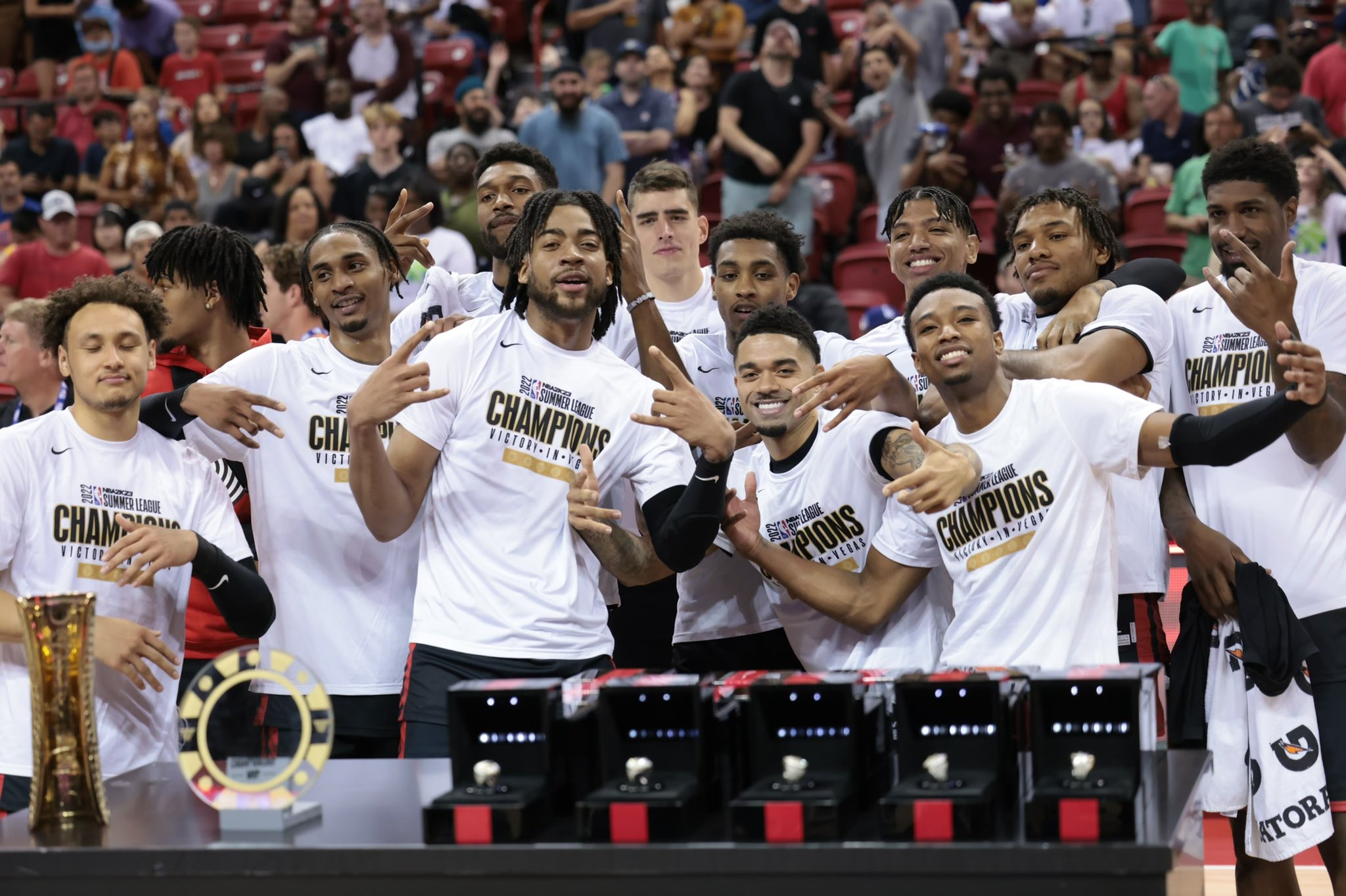 4 pic. Ring me 🏆🙏🏽🔥 @trailblazers https://t.co/KTIp6QK1fw