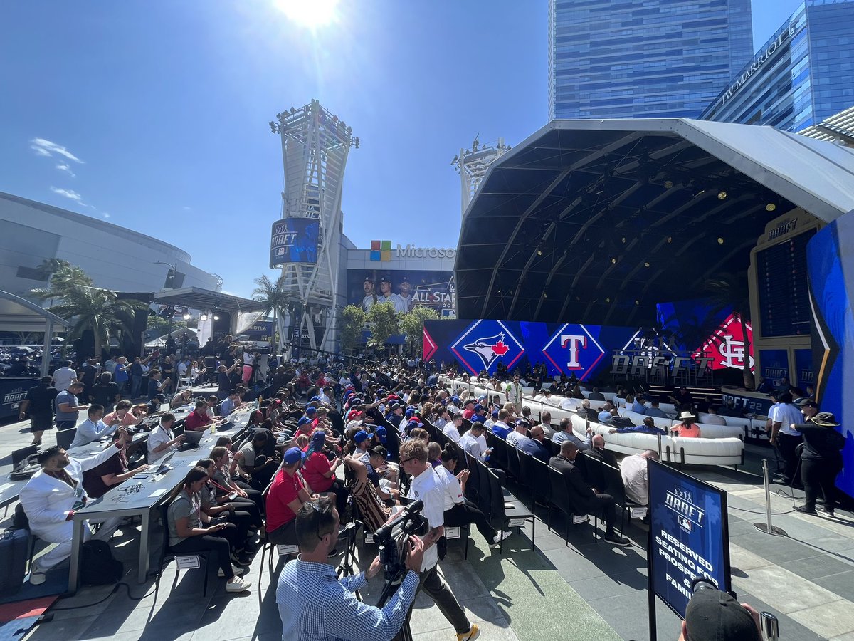 J.P. Hoornstra tweet media