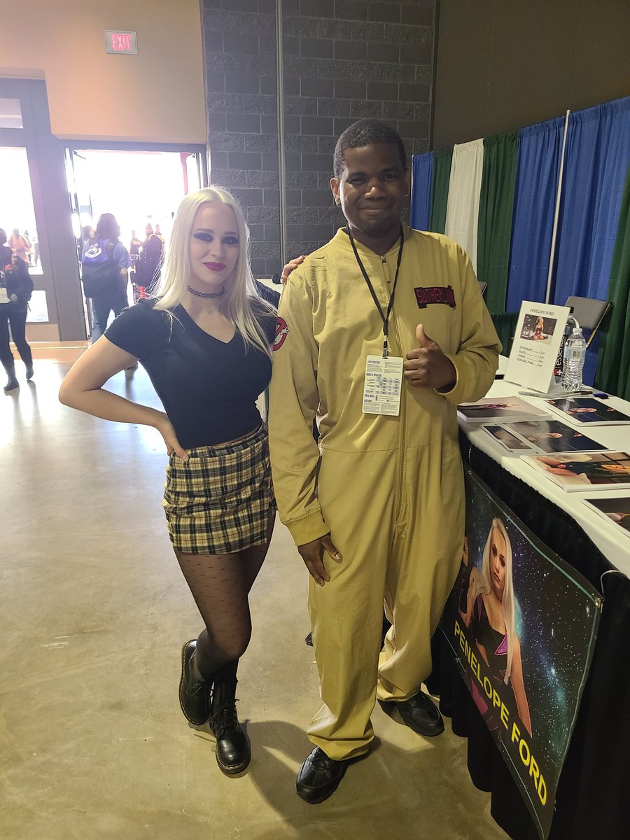 lilcy714's tweet photo. Was so happy and excited to see @thePenelopeFord #CTConXIX https://t.co/KZ6uY50SjE