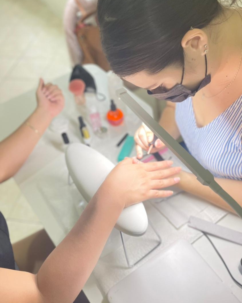Get that fresh Gel Mani at Salon Mudita! 
We thank all our clients, friends and followers for the amazing support. 
A service far from basic is what we offer. 
See you there!