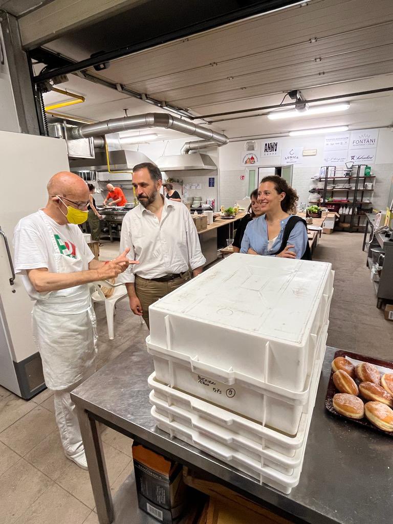 nomfup's tweet photo. Splendida serata di scambio e condivisione sul #bonuspsicologo e molto altro grazie al @borgo_sl. Un dibattito vivo assieme a quella meraviglia di @caterinabiti, una comunità forte, vitale (e grazie a @_pierini_ per l’amicizia e le foto) https://t.co/lXCTTq4Job