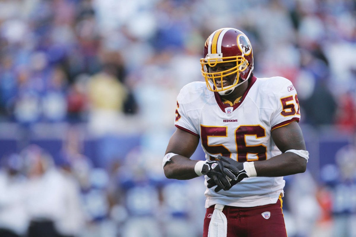 Commanders_DC's tweet photo. Tweeting at the
@Commanders
 everyday until they follow me...

Day 787

It is LaVar Arrington (#56) days until the Washington Commanders play in their first ever regular season football game! 

#WashingtonCommanders #HTTC 
#HAIL #Commanders #TakeCommand #Day787 7️⃣8️⃣7️⃣ https://t.co/lit65L27Ye