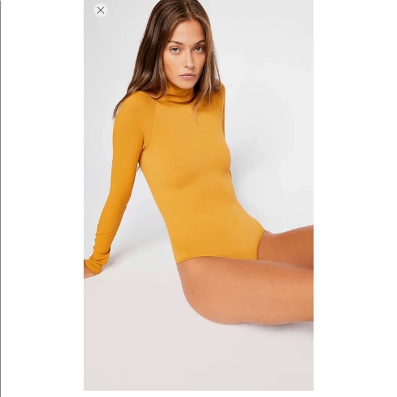 carmen_powers's tweet photo. So good I had to share! Check out all the items I'm loving on @Poshmarkapp #poshmark #fashion #style #shopmycloset #kennelschmenger #freepeople #zara: https://t.co/gGr7P74QK6 https://t.co/vyDDlyAIQV