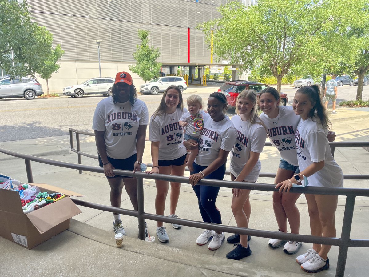 AuburnSoccer's tweet photo. “I believe in the human touch, which cultivates sympathy with my fellow men and mutual helpfulness and brings happiness for all.” 😊🤝

Special shoutout to @BrookeBerdan and @AuburnSAAC for all of their hard work this week with Habitat for Humanity &amp; @RMHC!

#WarEagle https://t.co/DH39IY02aO