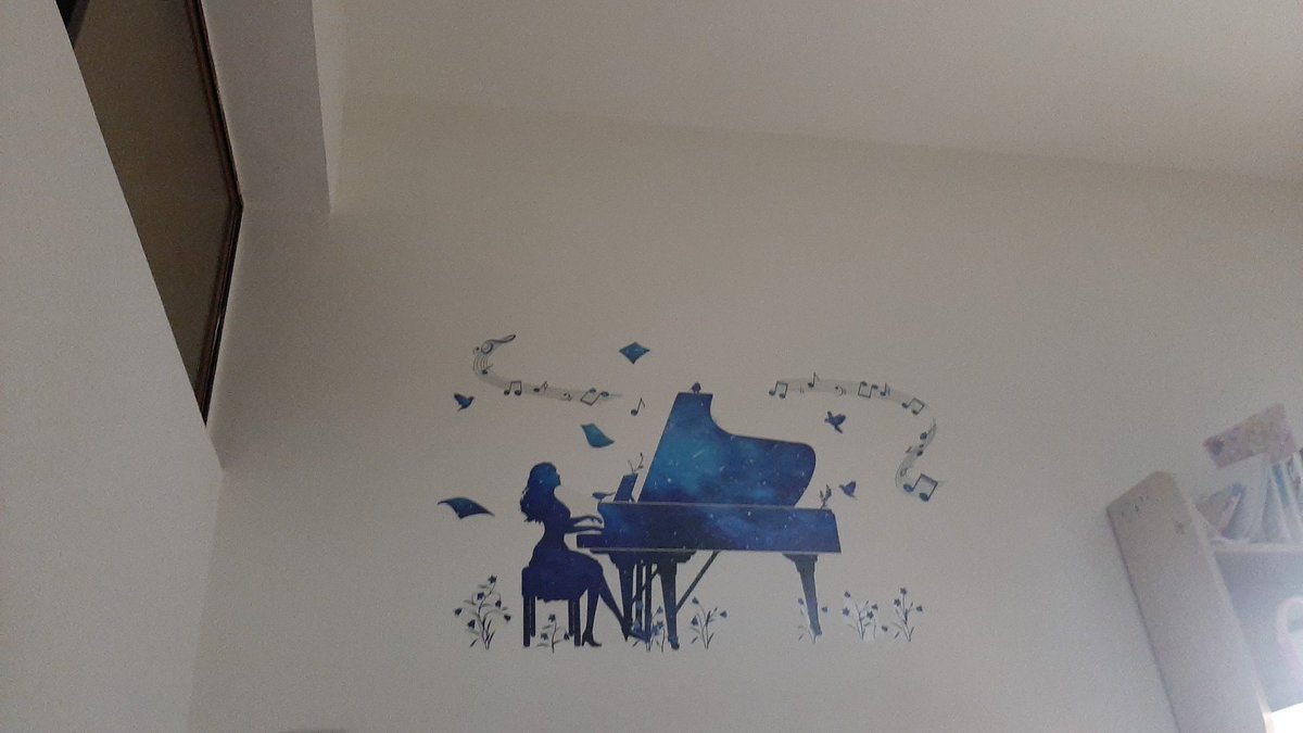 睡不著只能看著牆了嗎？！(´°̥̥̥̥̥̥̥̥ω°̥̥̥̥̥̥̥̥｀)