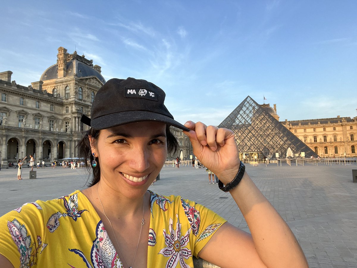 CarolinaMillan's tweet photo. Just a fellow mutant in Paris @BoredApeYC https://t.co/A93SrNeTO8