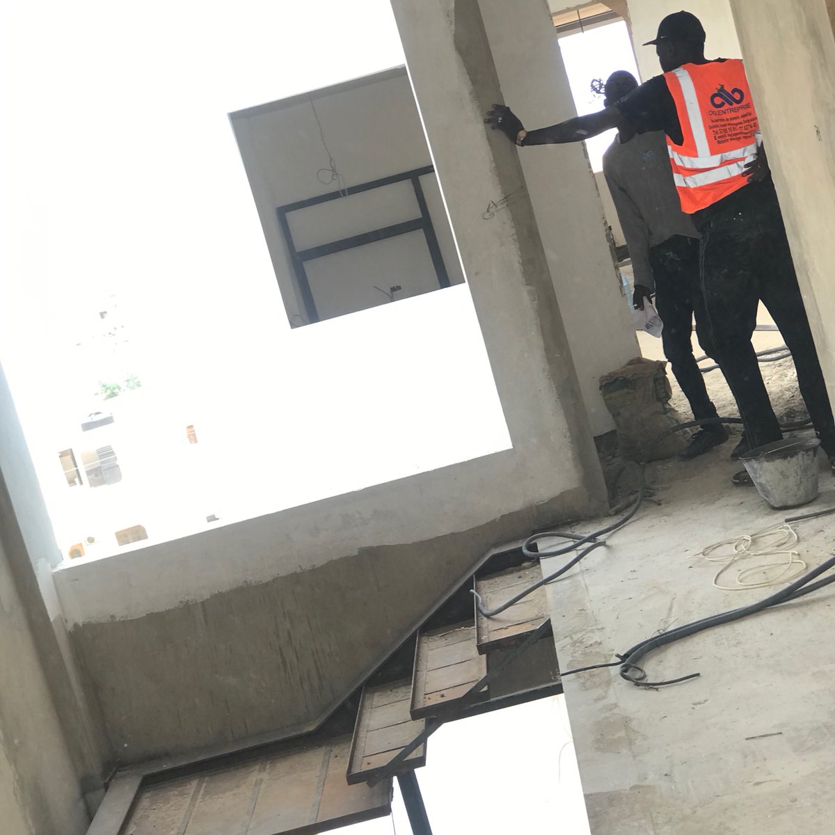 OGentreprise_'s tweet photo. Une installation électrique mal faîte ou obsolète pourrait entrainer de graves conséquences.

Pour votre sécurité et celle de vos appareils, faites appel à des professionnels qualifiés &amp; soucieux des détails.

Contactez-nous pour un devis gratuit ! https://t.co/3utxEYVn95